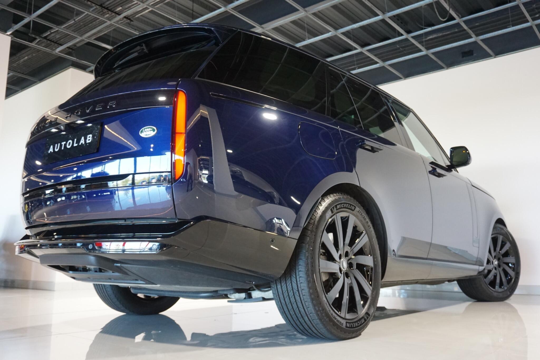 Land Rover Range Rover 3.0 D300 MHEV SE SUV 5dr Diesel Auto 4WD Euro 6 (s/s) (300 ps)